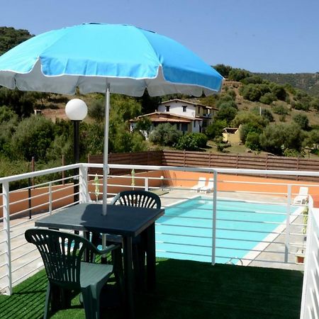 B&B Il Mirto Di Paola Torpè Eksteriør bilde